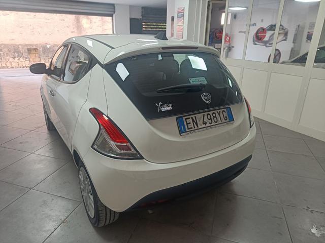 LANCIA Ypsilon 1.2 69 CV 5 porte GPL Ecochic Silver