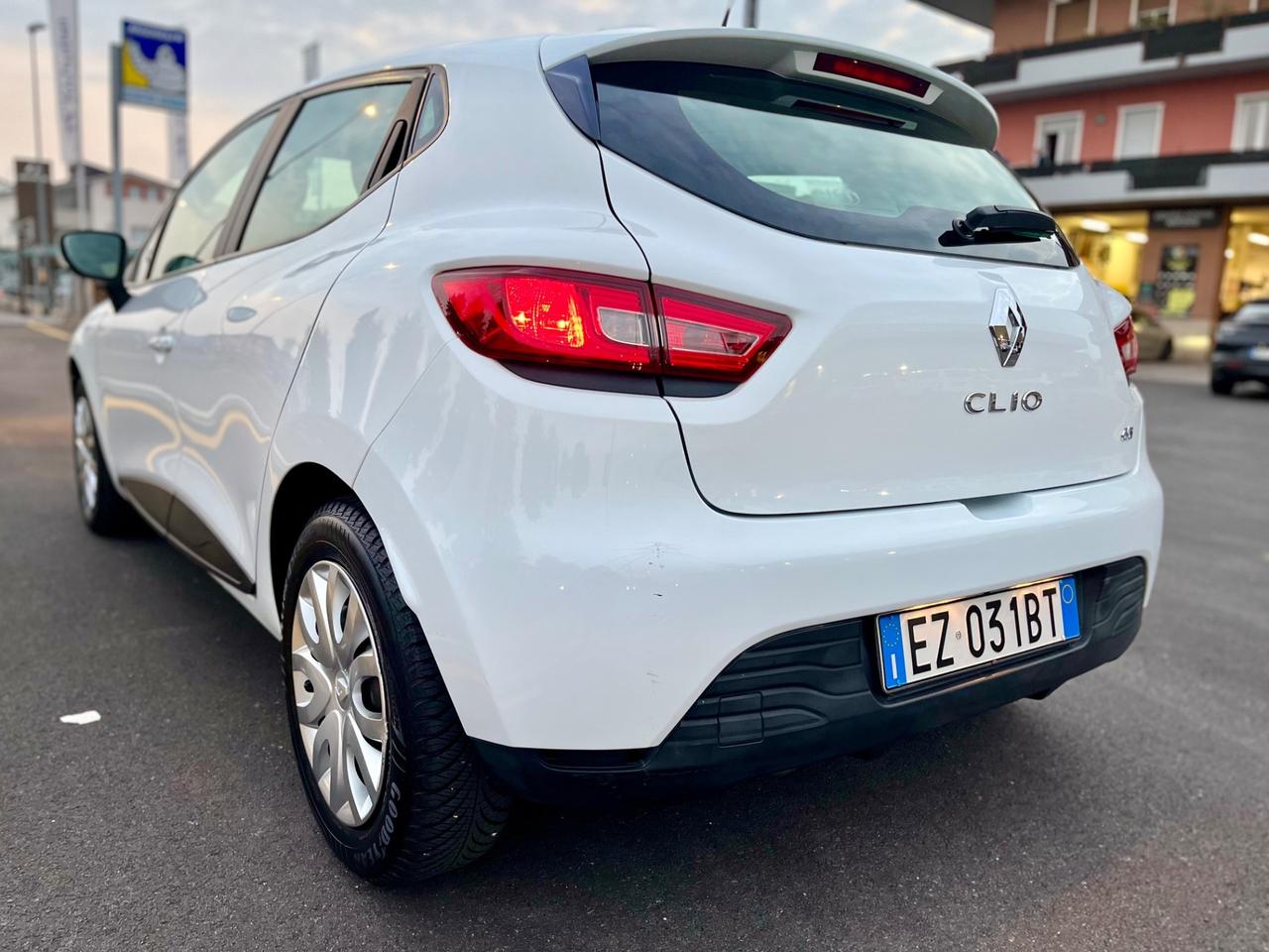 Renault Clio 1.5 dci 75cv 5p Costume National