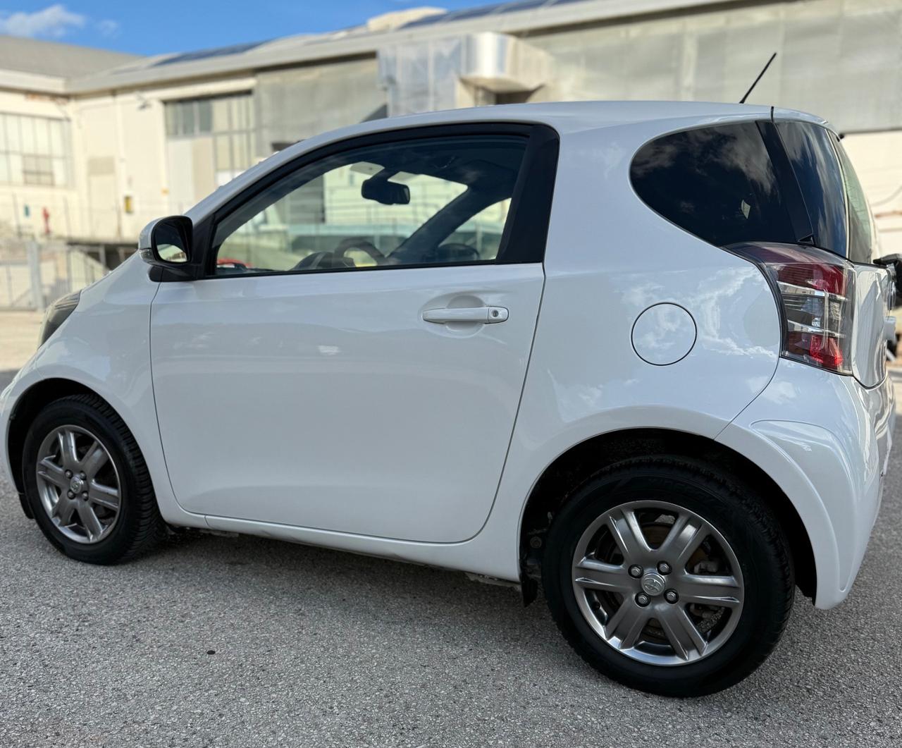 Toyota iQ 1.0 Multidrive