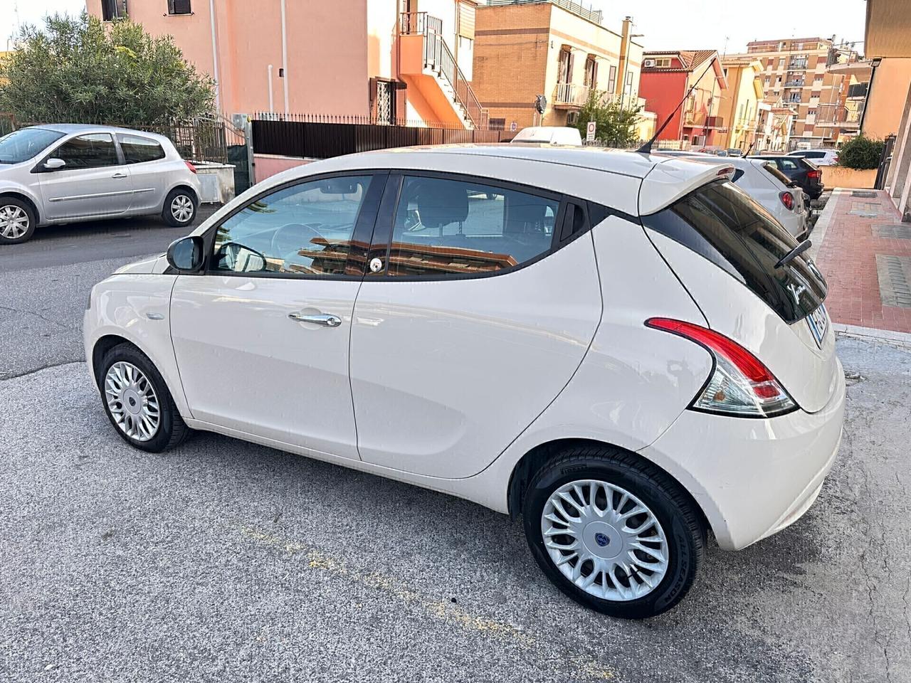 Lancia Ypsilon 1.2 69 CV 5 porte GPL Ecochic Gold