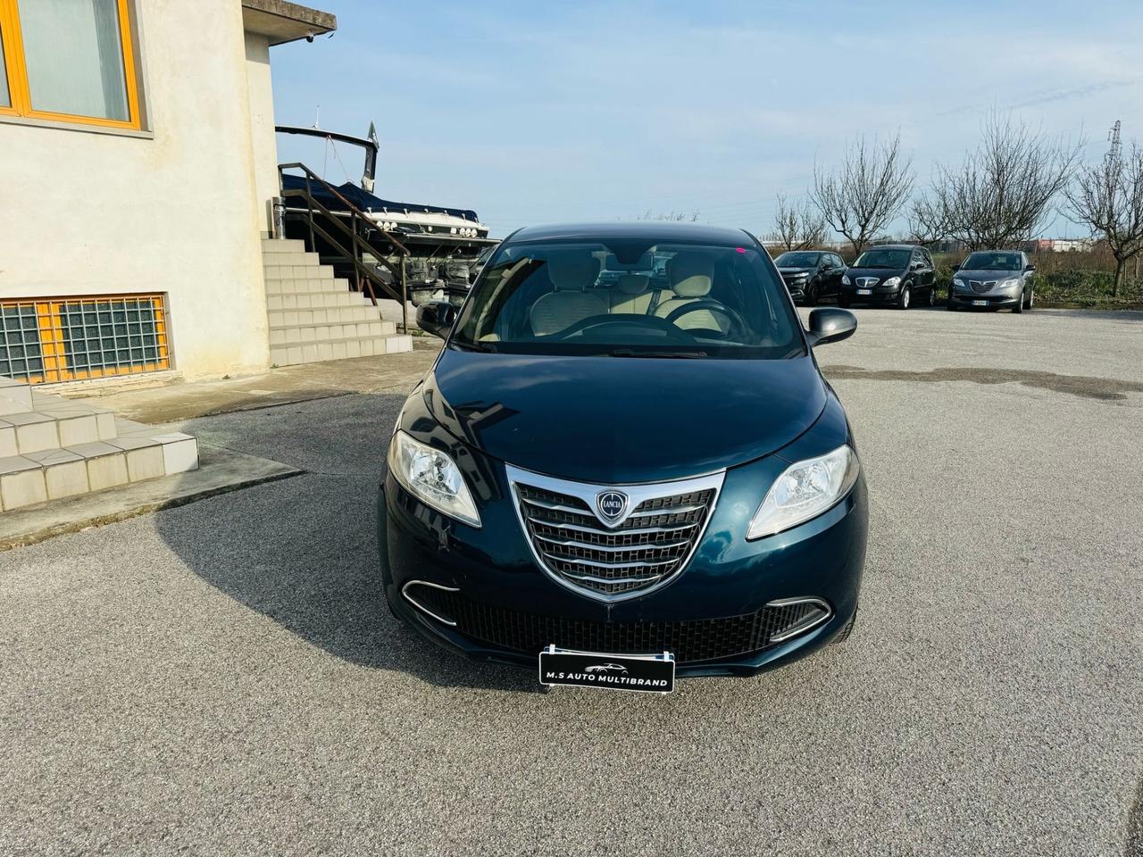 Lancia Ypsilon 1.2 benzina 2016 neo patentati