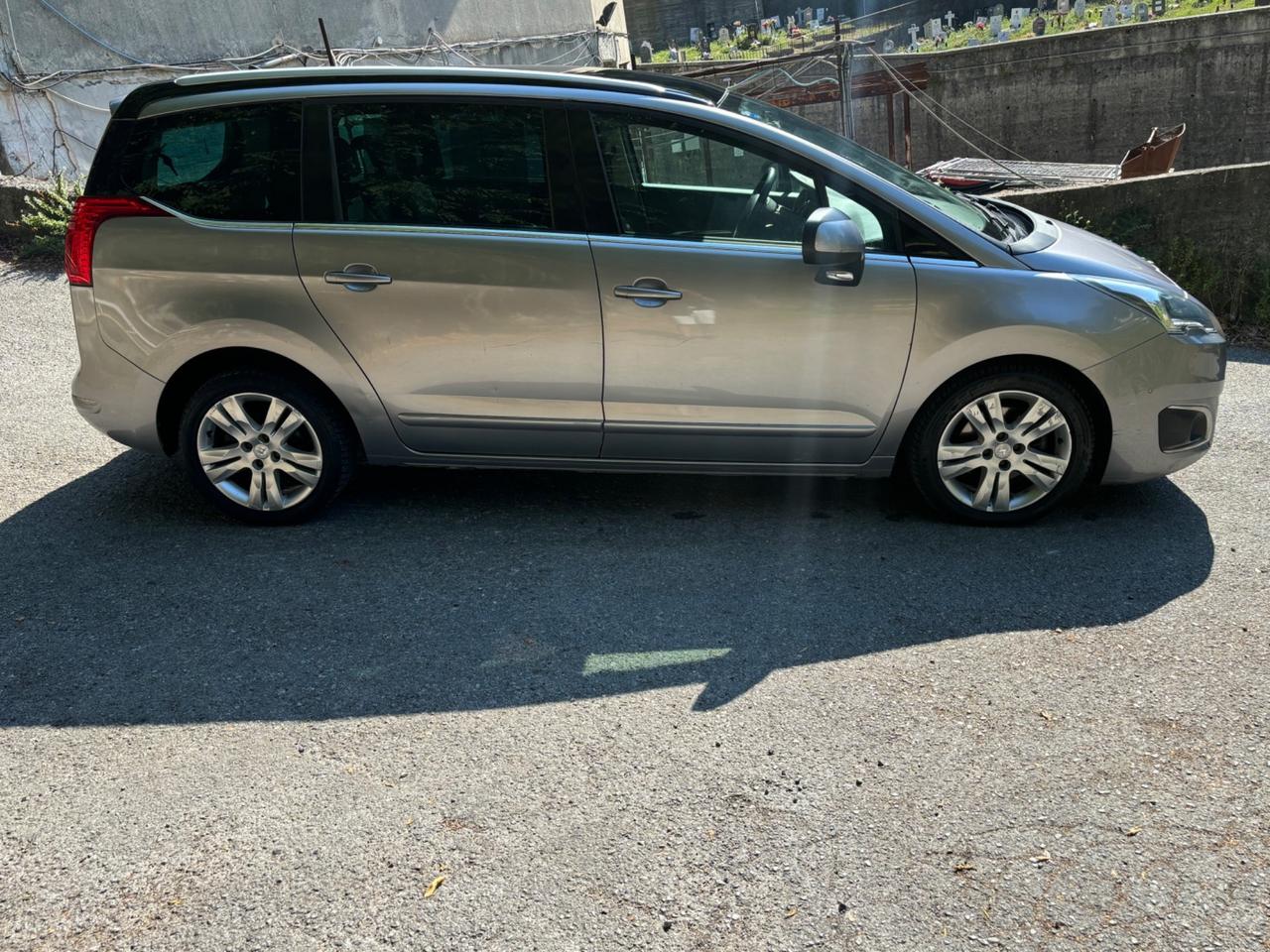 Peugeot 5008 2.0 HDi 150CV Active