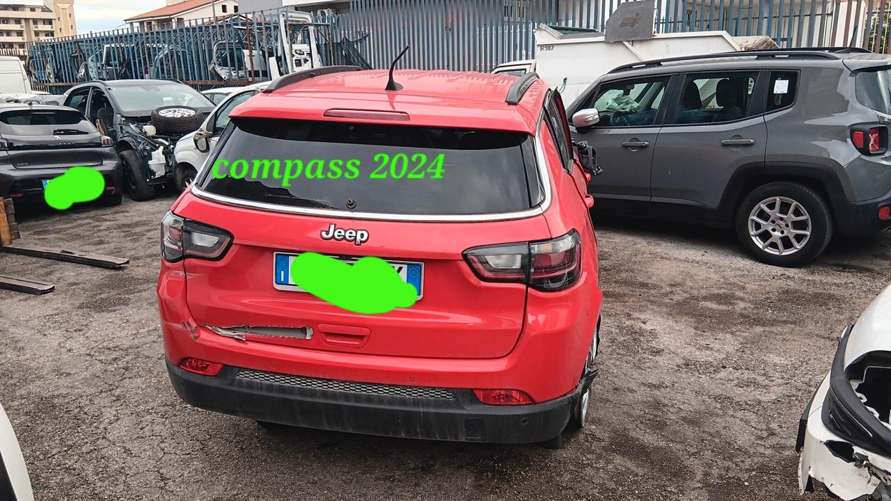 Jeep Compass incidentata sinistrata mondialcars 024