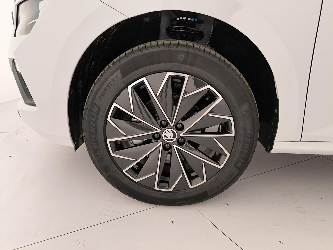 Skoda Kamiq 1.0 tsi black dots 95cv