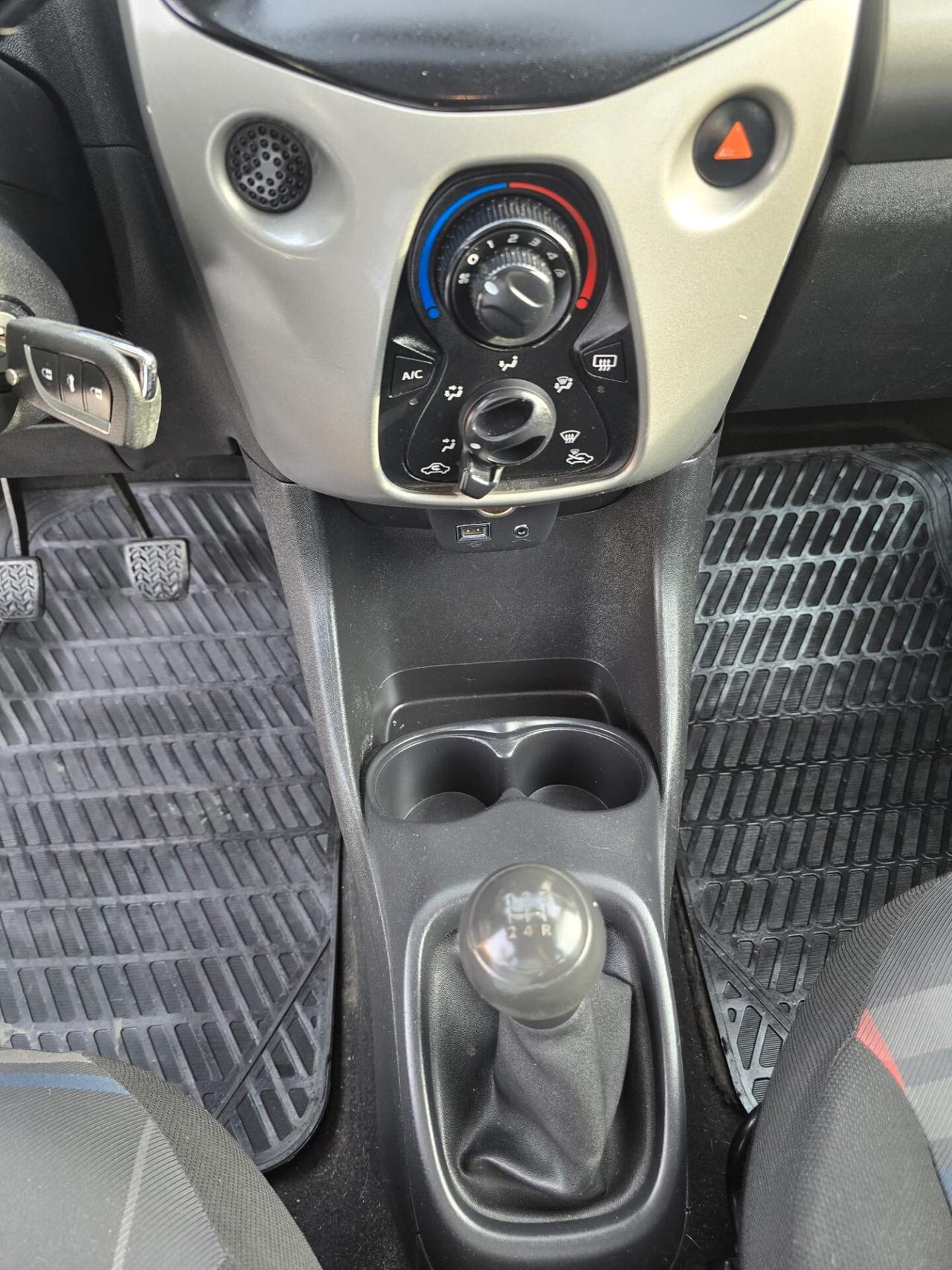 Peugeot 108 NERA 1.0 benzina - 2015
