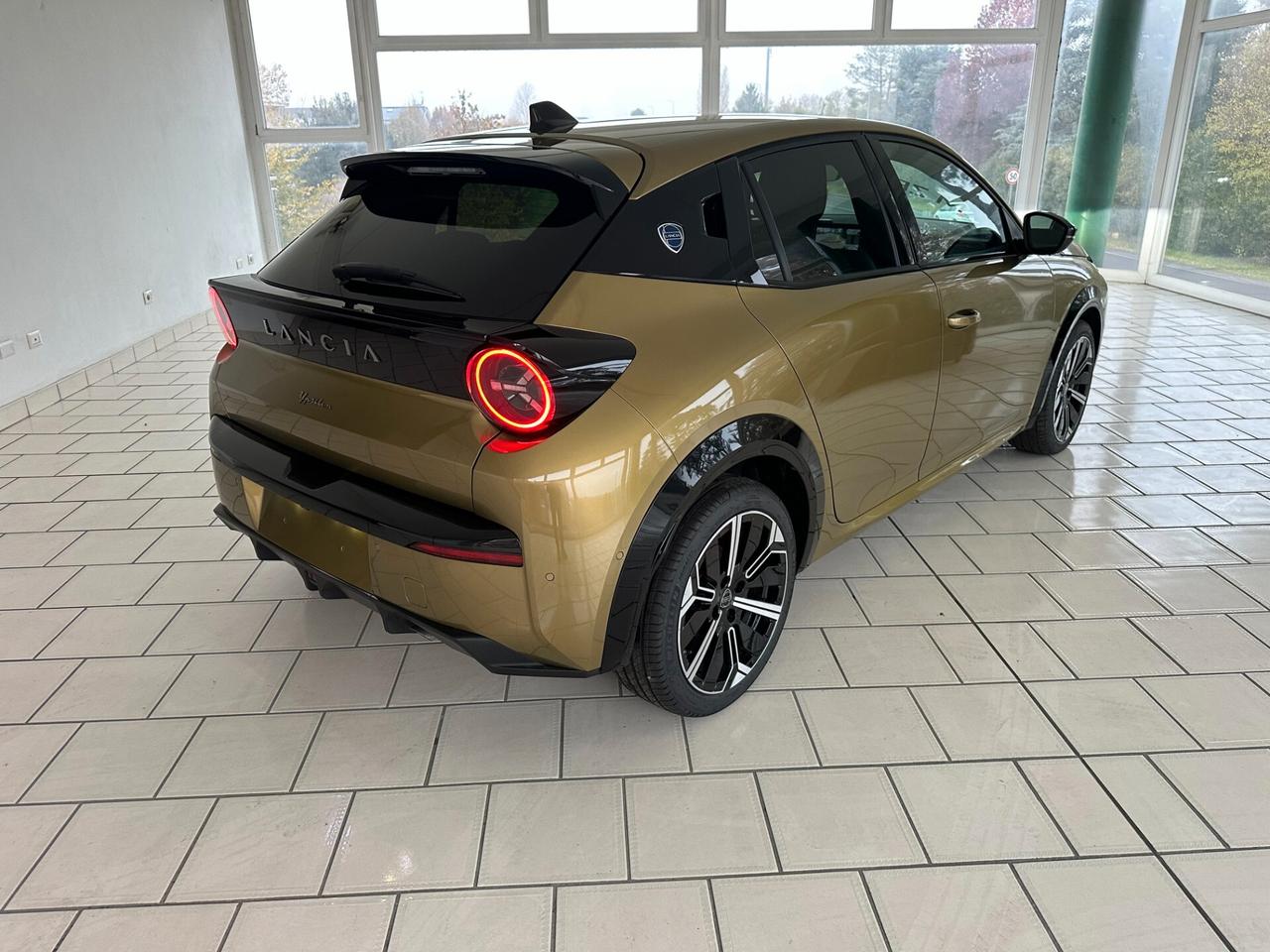 Lancia Ypsilon Hybrid e-DCT LX