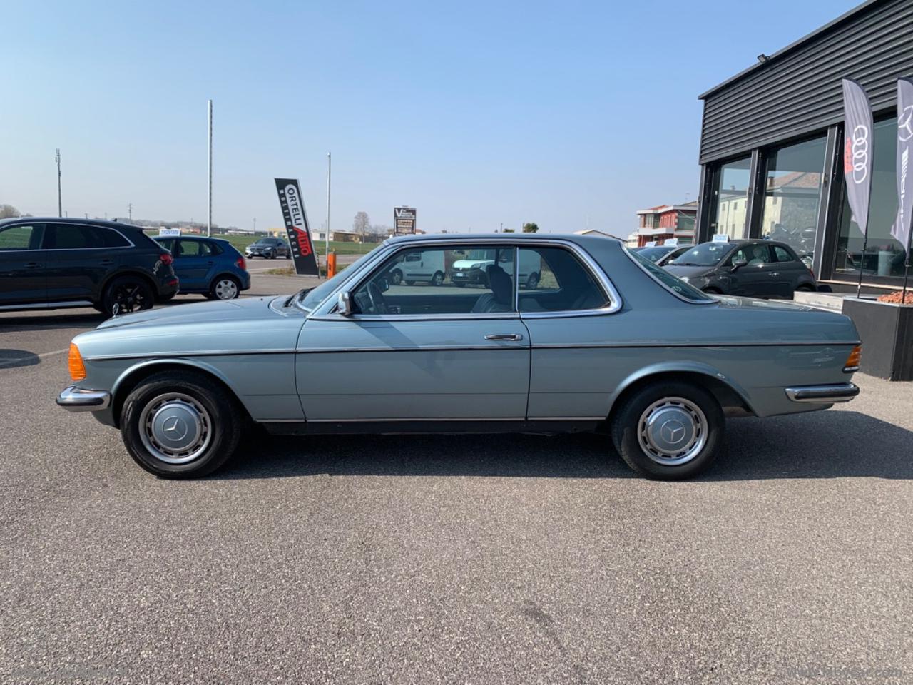 MERCEDES-BENZ 230 C AUTOMATICA DA COLLEZIONE