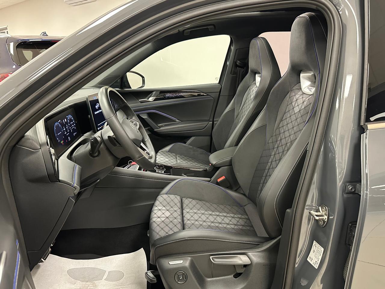 Volkswagen Tiguan 2.0 TDI 193 CV DSG 4MOTION R-Line - 2025