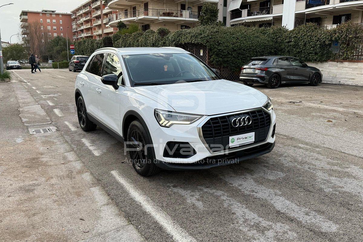 AUDI Q3 35 TDI S tronic Business Advanced