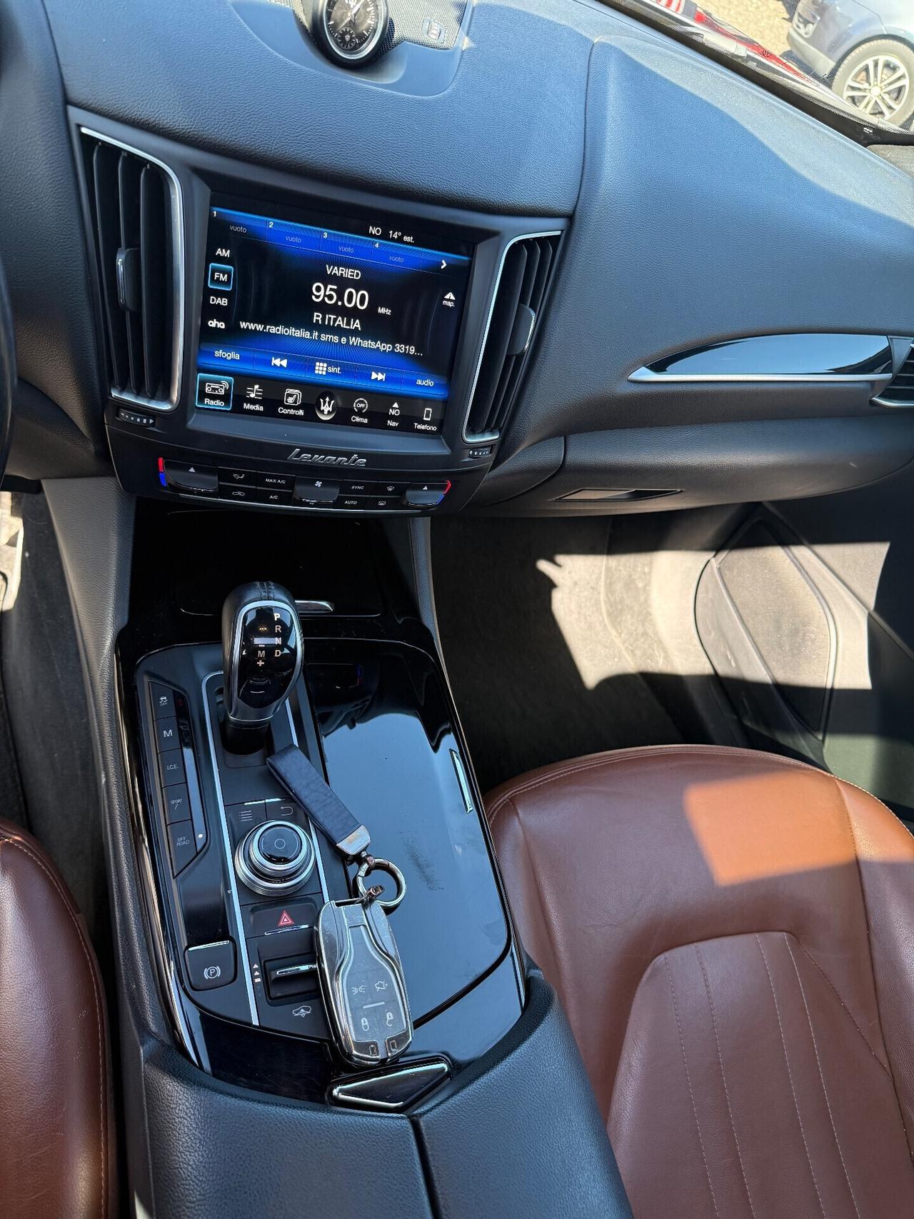 Maserati Levante V6 Diesel AWD tetto apribile