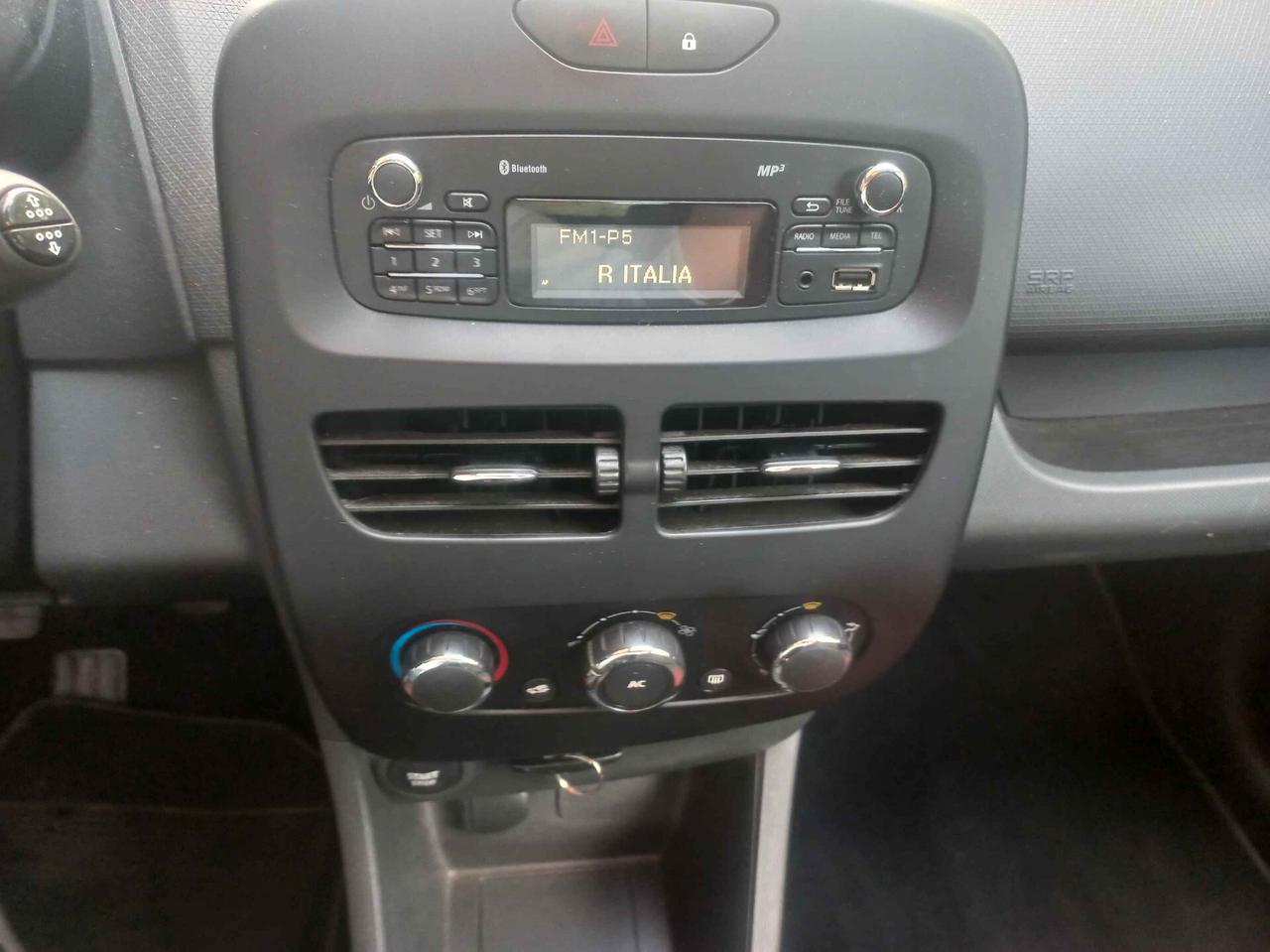 Renault Clio 1.2 75CV 5 porte Wave