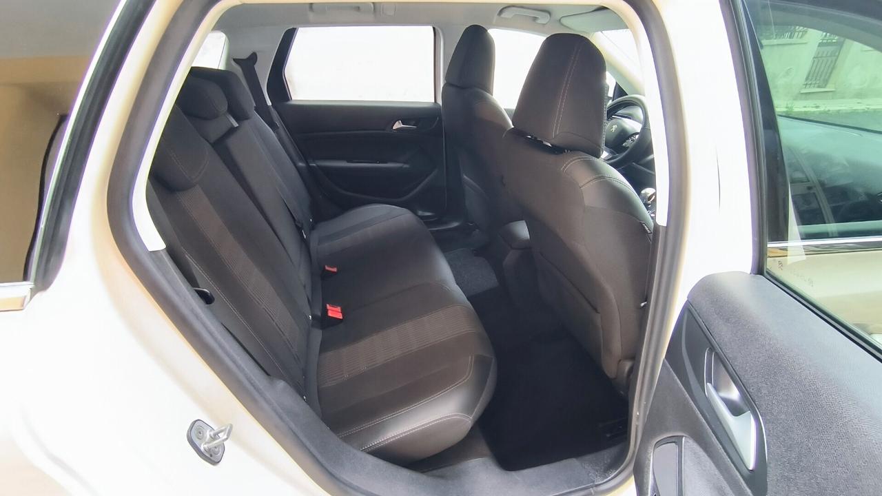 Peugeot 308 BlueHDi 130 S&S SW Allure