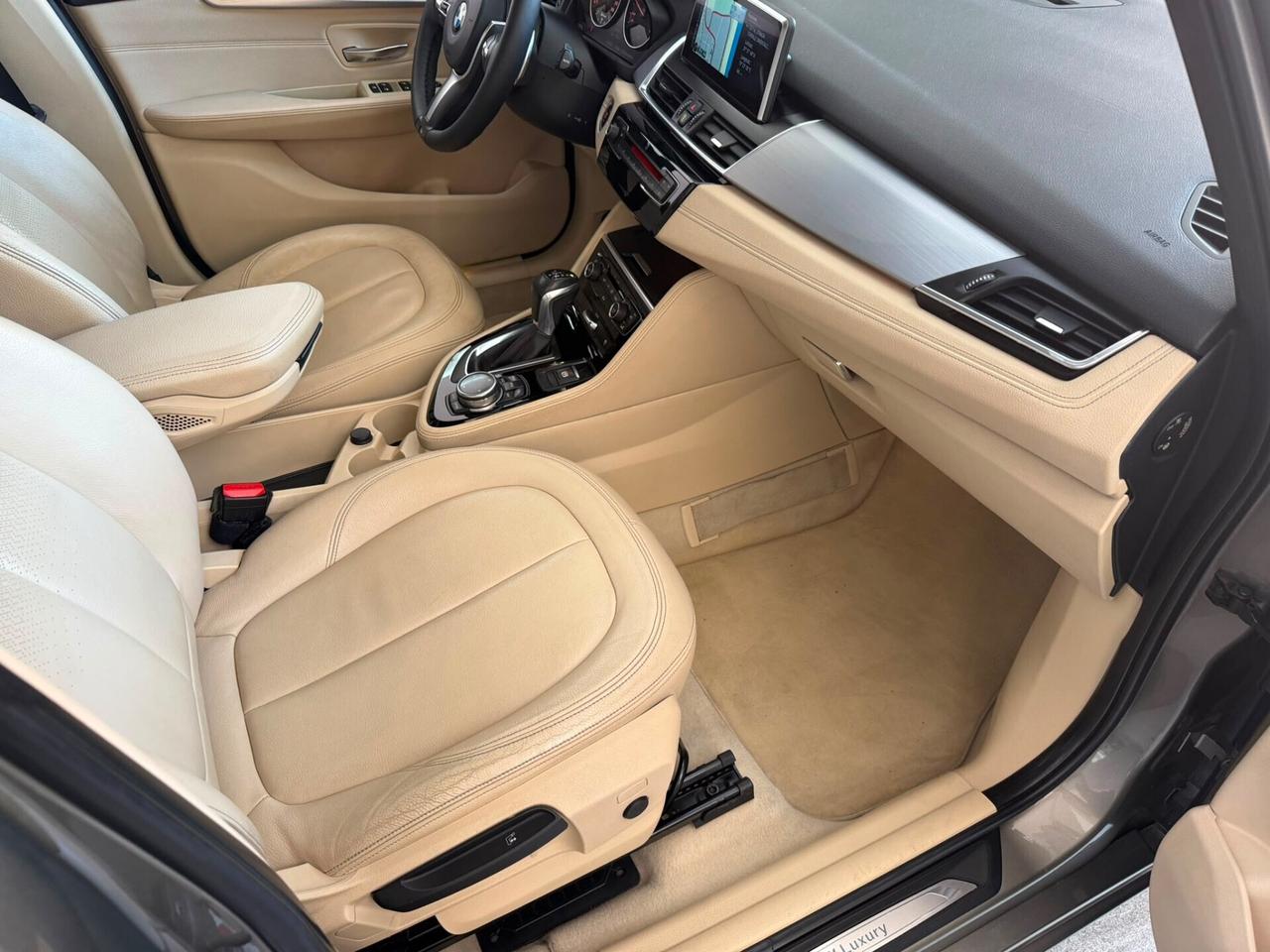 Bmw 2er Active Tourer 218d Luxury