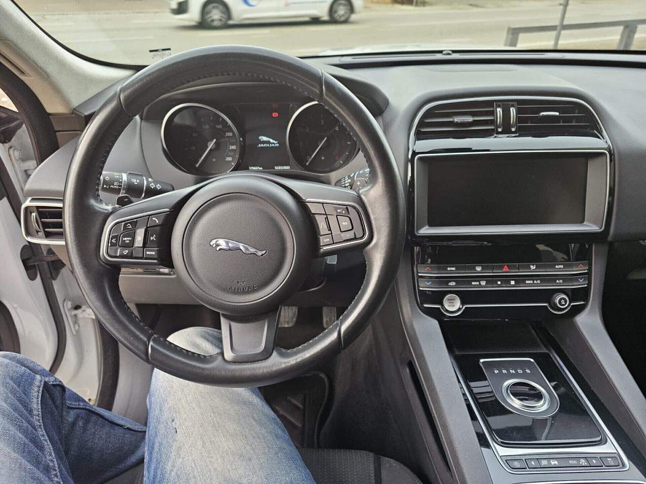 Jaguar F-Pace 2.0 D 180 CV AWD aut. Pure