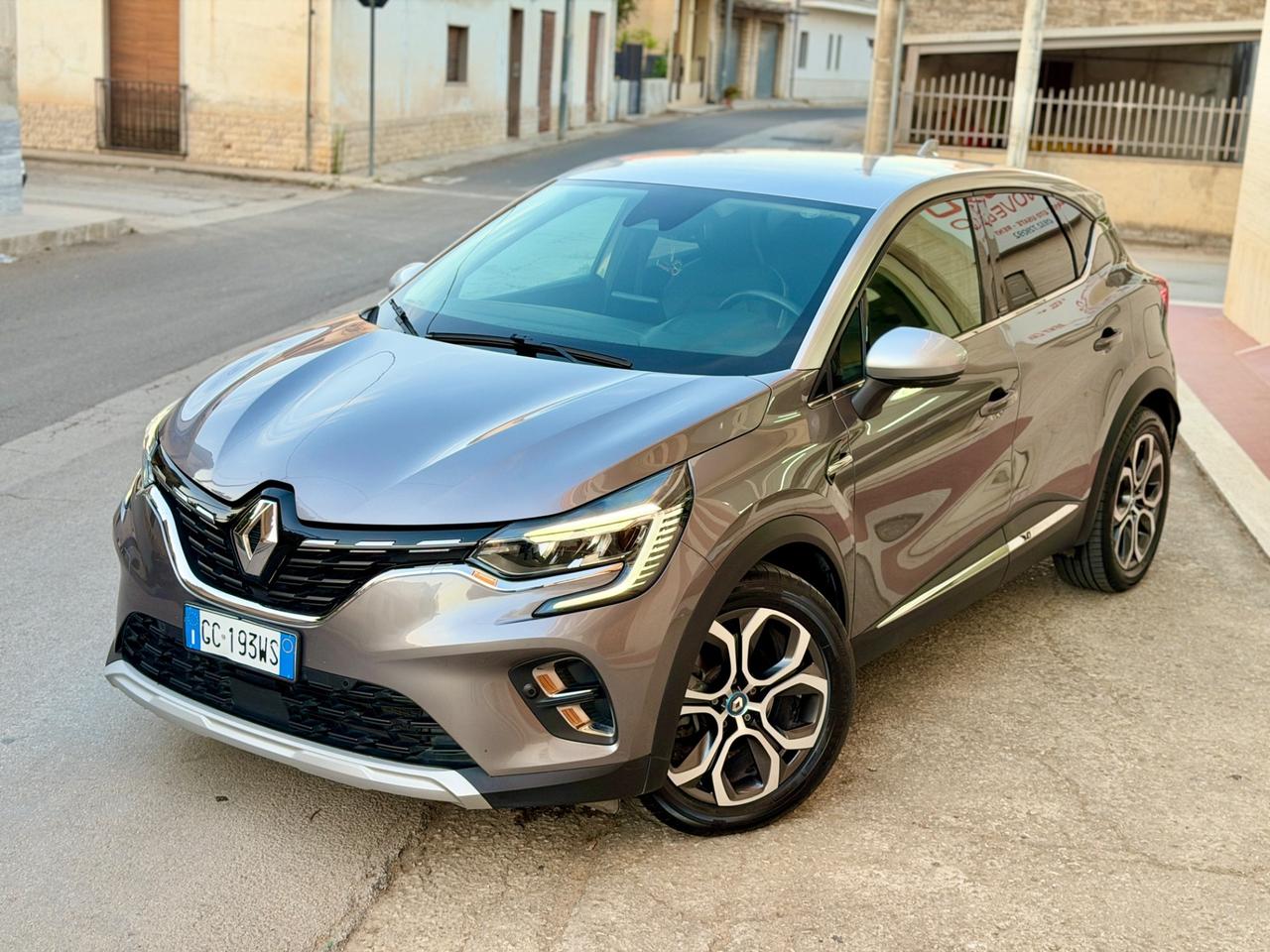 Renault Plug-in Hybrid E-Tech 160 CV Intens