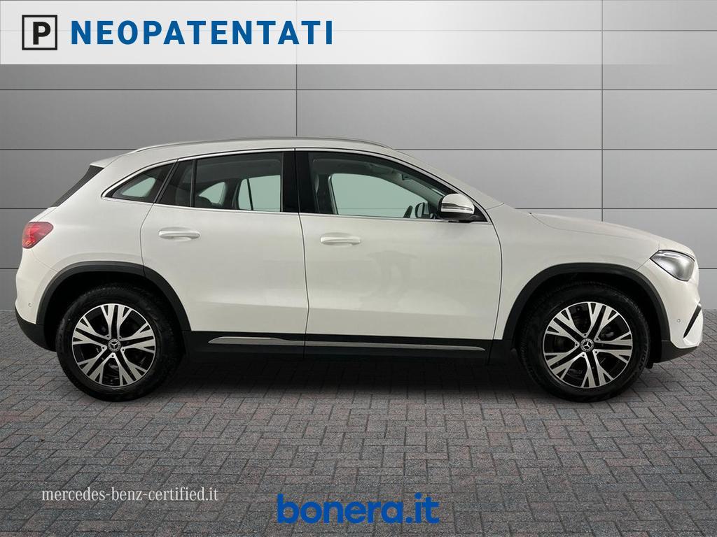 Mercedes GLA 180 180 D Progressive Advanced 8G-DCT