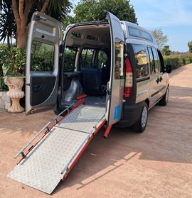 Fiat Doblo 1.6i TETTO ALTO TRASPORTO DISABILI