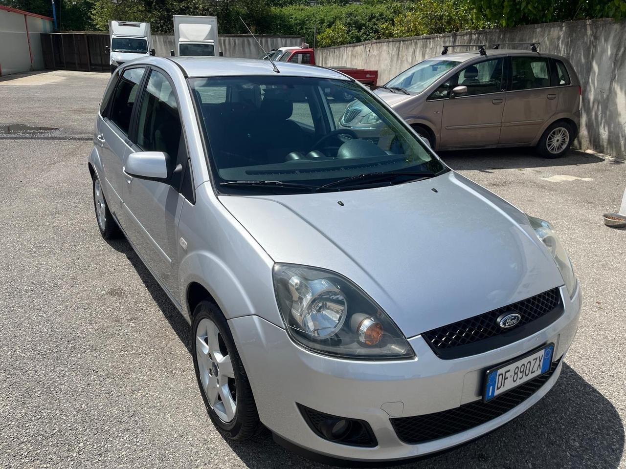 Ford fiesta 5 P-1.4 tdci- km 90000-2007