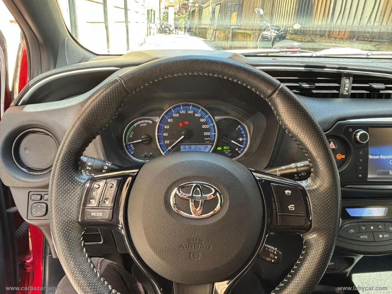 TOYOTA Yaris 1.5 Hybrid 5p. Trend Red Edition