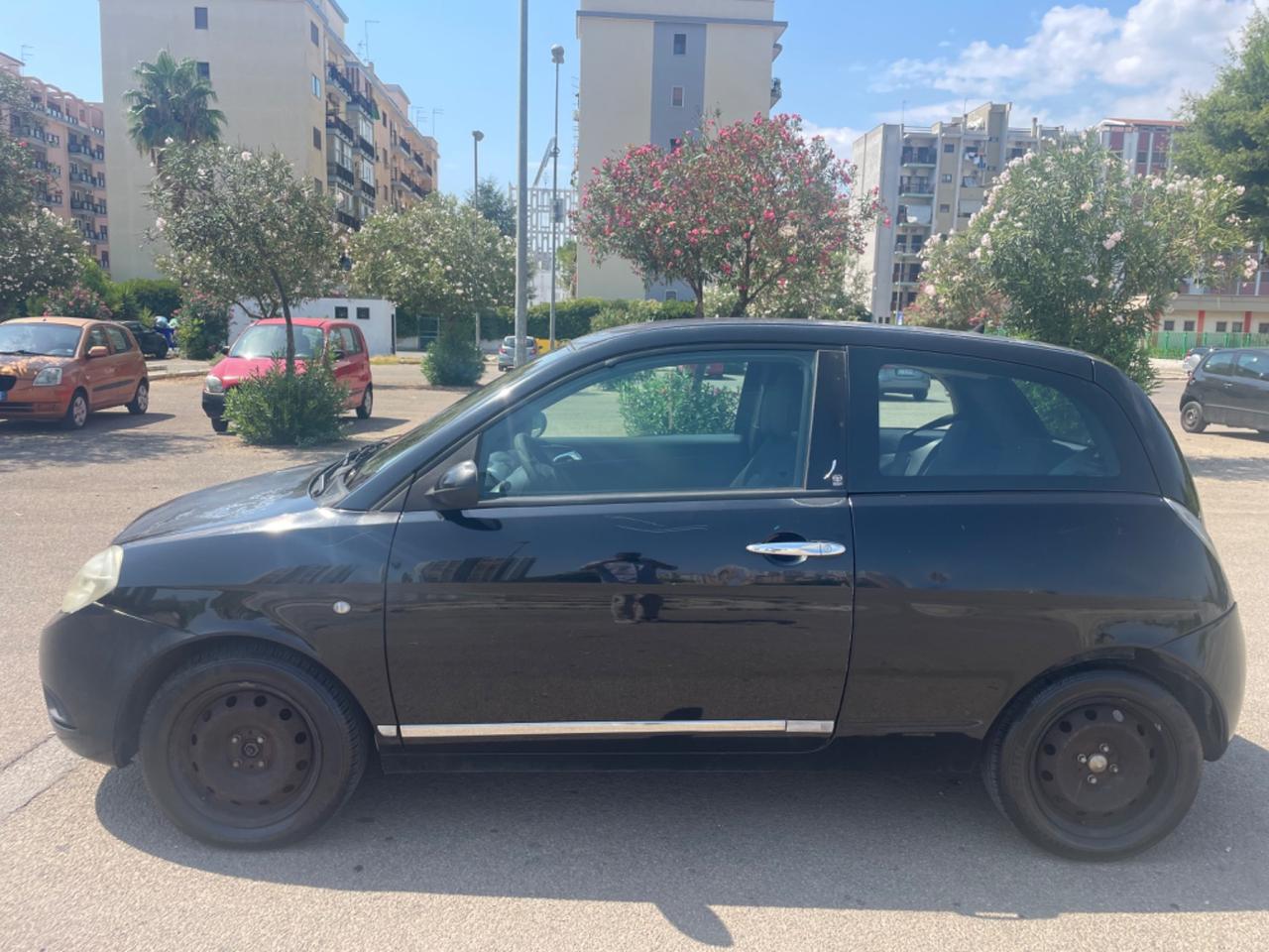 Lancia Ypsilon 1.3 MJT 90 CV Oro Giallo