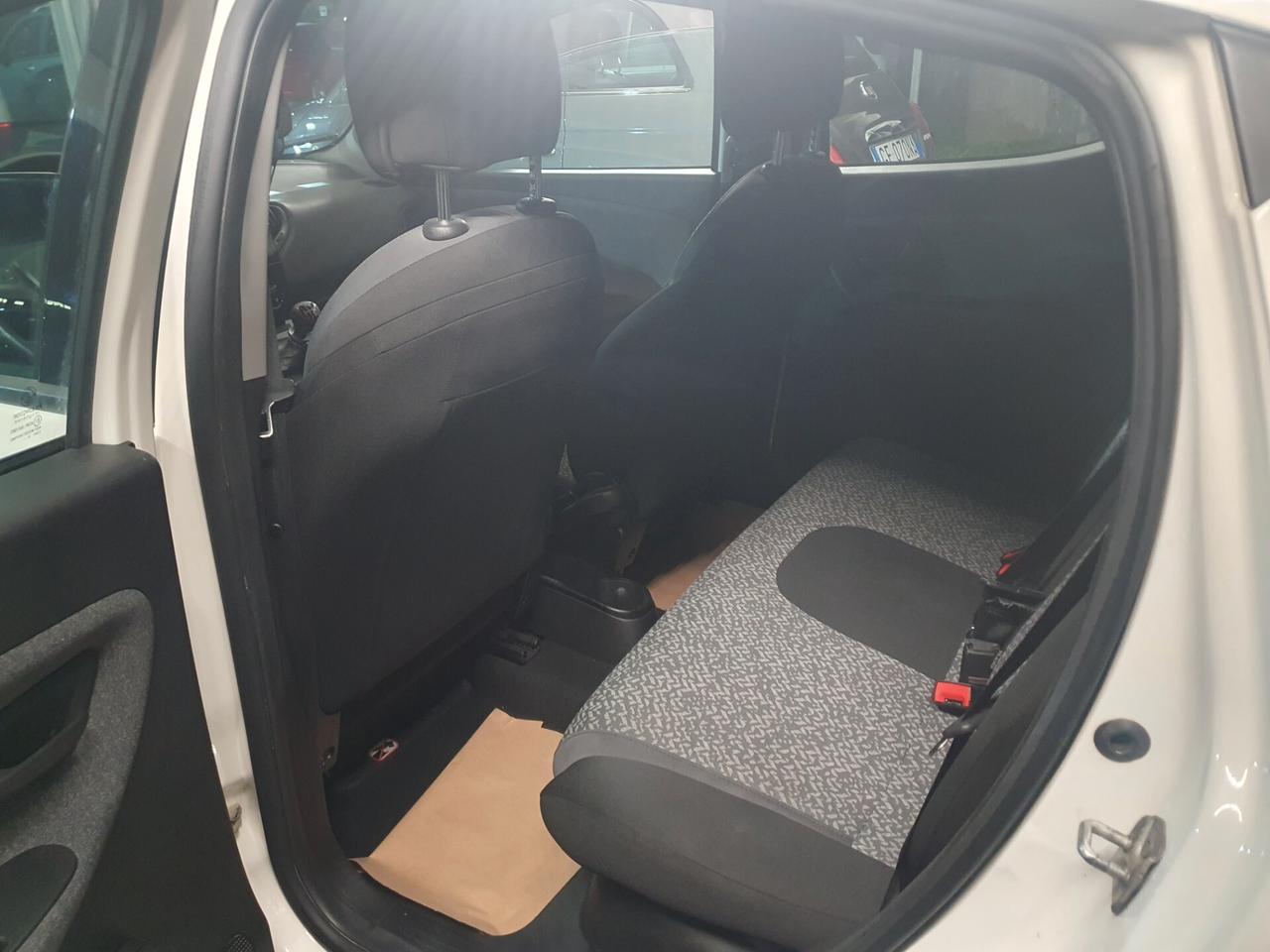 Lancia Ypsilon 1.0 FireFly 5 porte S&S Hybrid Ecochic Silver