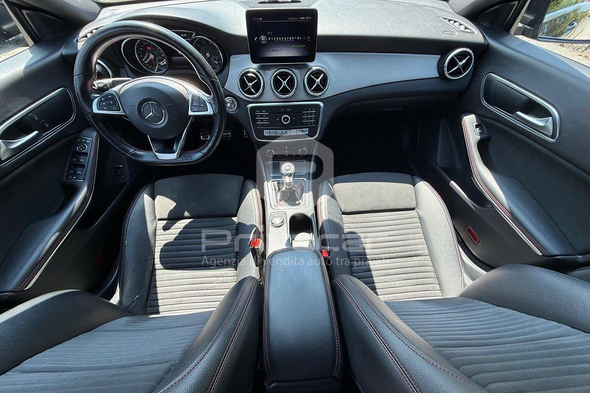 MERCEDES CLA 180 Premium