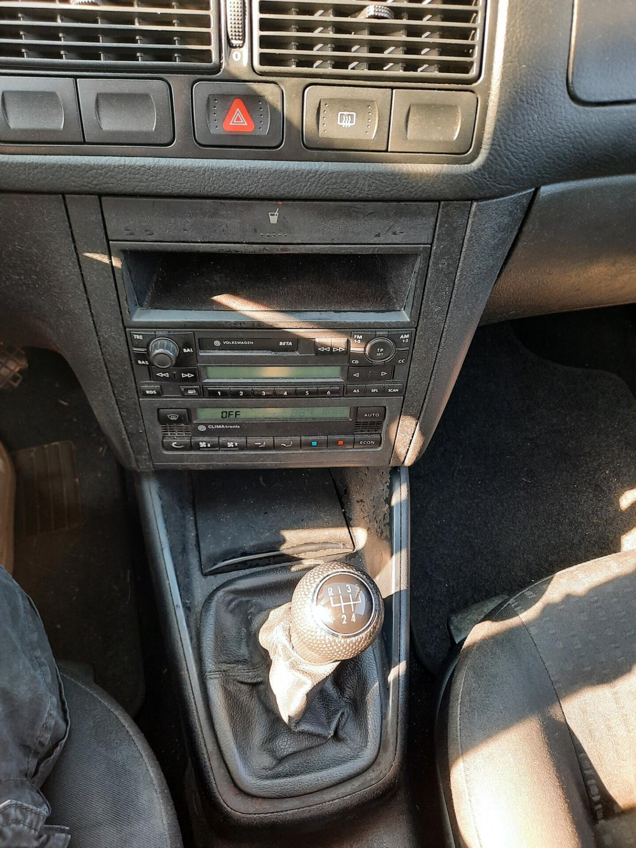Volkswagen Golf 1.4 16V cat 5 porte Air Ok neopatentati