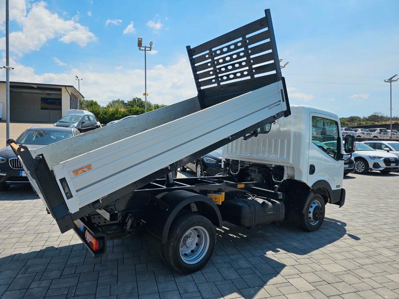 Nissan Cabstar CABSTAR 120 NT400 35 RIBALTABILE + IVA