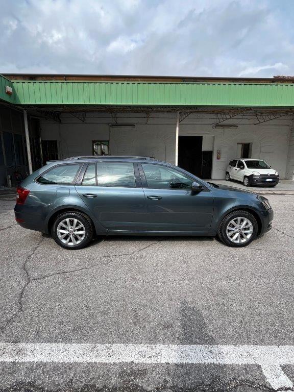 Skoda Octavia 1.6 TDI CR 90 CV Wagon Executive