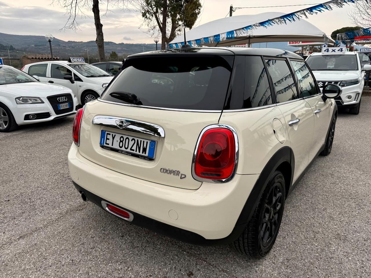 " UNA CHICCA " Mini 1.5 One D Business 5 porte