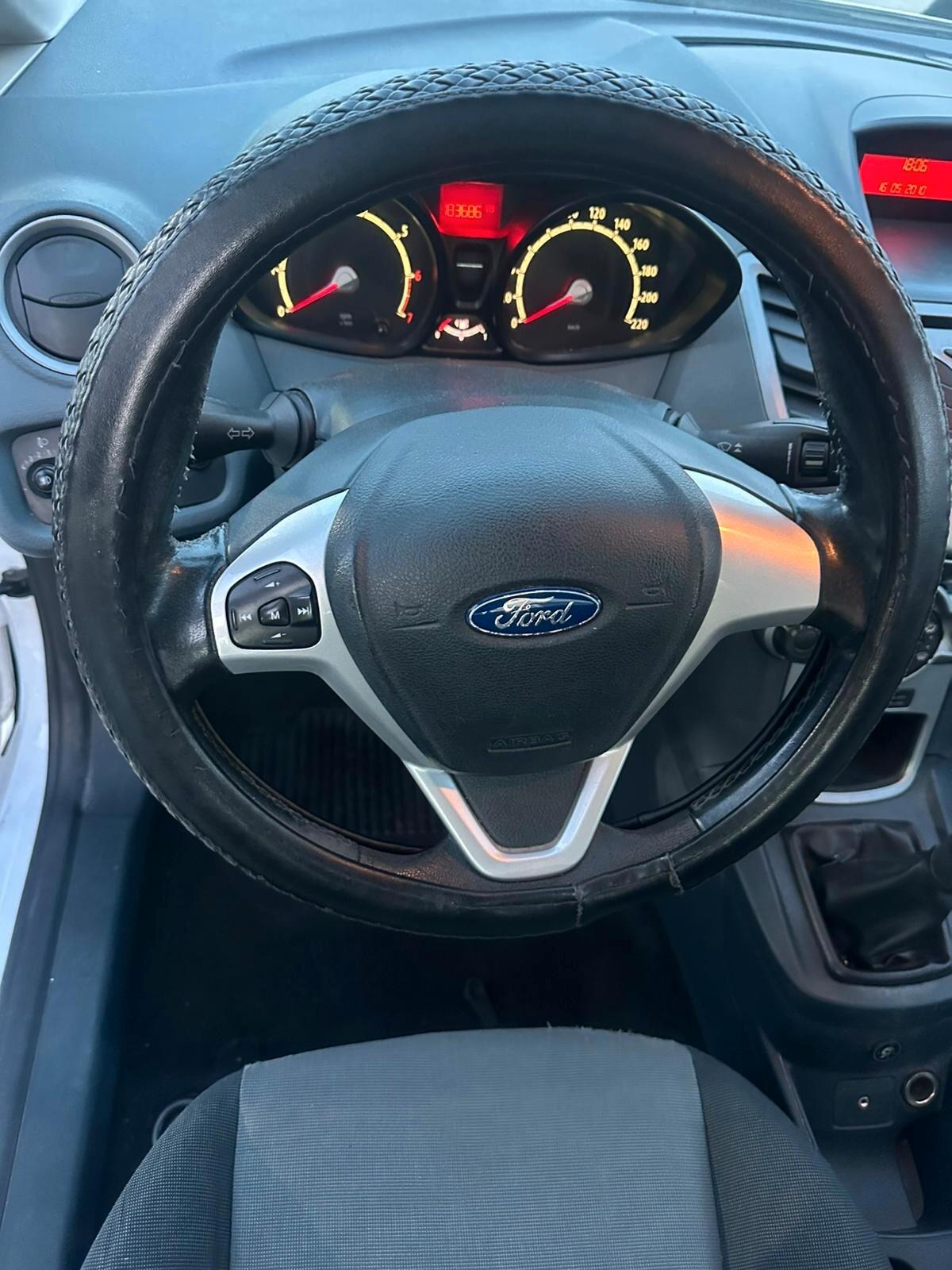 Ford Fiesta 1.4 5 porte Bz.- GPL Titanium