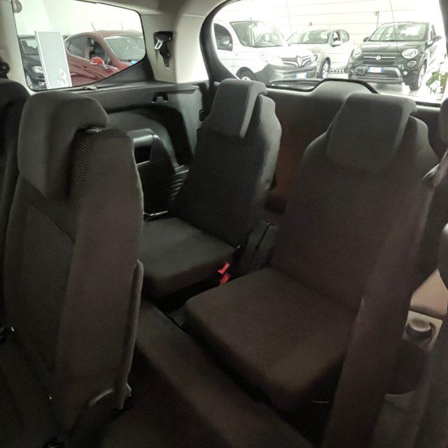 PEUGEOT 5008 1.6 HDi 115CV Allure