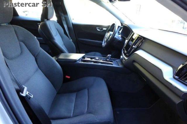 VOLVO XC60 XC60 2.0 b4 Momentum - Business awd auto-GE934CR