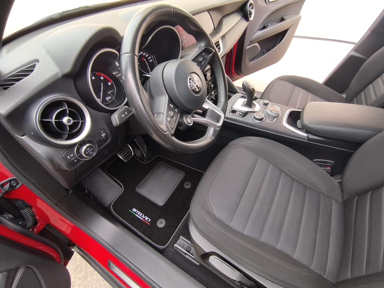 Alfa Romeo Stelvio 2.2 Turbodiesel 160 CV AT8 RWD Super Business