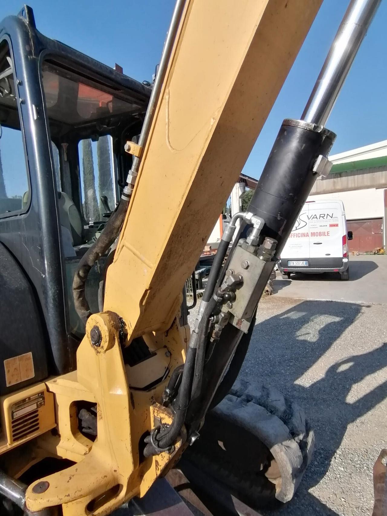 ESCAVATORE CATERPILLAR 305C