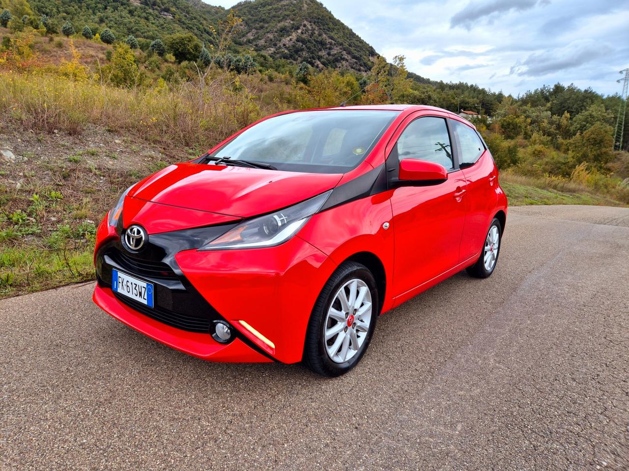 Toyota Aygo 1.0 VVT-i 69 CV 5 porte x-cool TSS