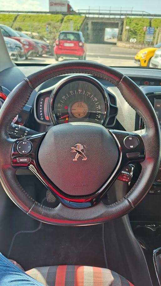 Peugeot 108 VTi 72 5 porte con telecamera