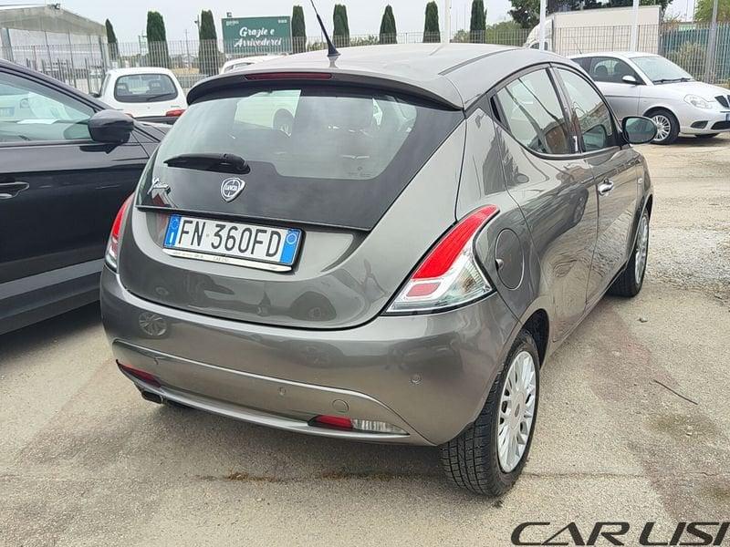 Lancia Ypsilon Ypsilon 1.2 69 CV 5 porte Silver