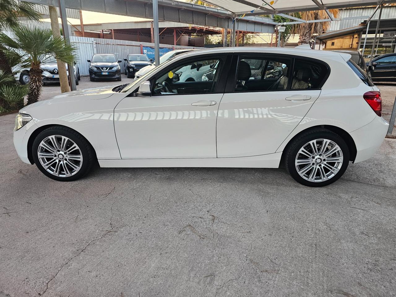 Bmw 116d 5p. Unique