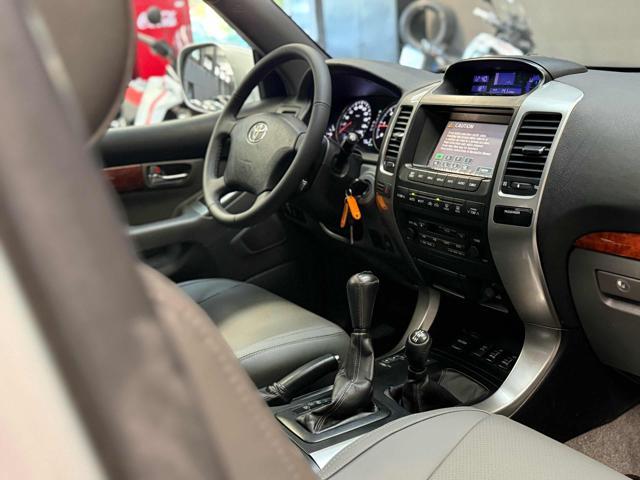 TOYOTA Land Cruiser 3.0 D-4D 16V cat 5 porte aut. Wagon