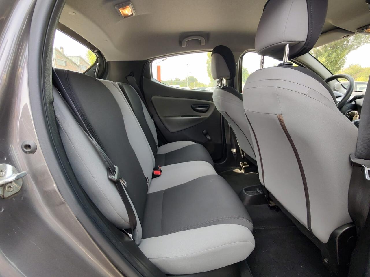 Lancia Ypsilon 1.2 69 CV 5 porte Silver, OK NEOPATENTATI, GARANZIA. L 12 MESI
