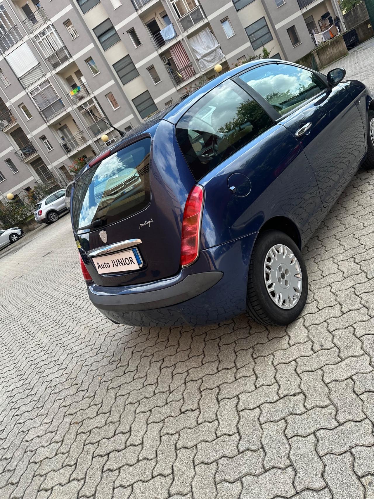 Lancia Ypsilon 1.3 MJT 90 CV Platino
