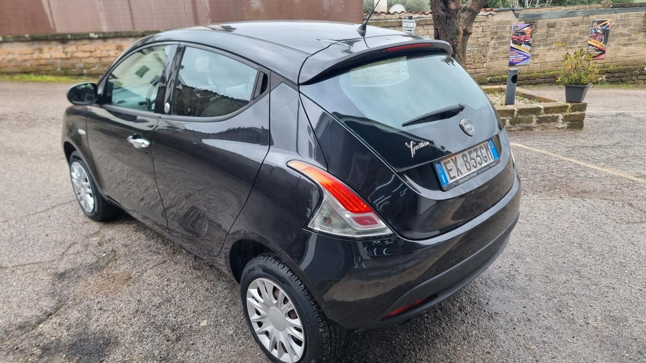 Lancia Ypsilon 0.9 TwinAir 85 CV 5 porte S&S Gold