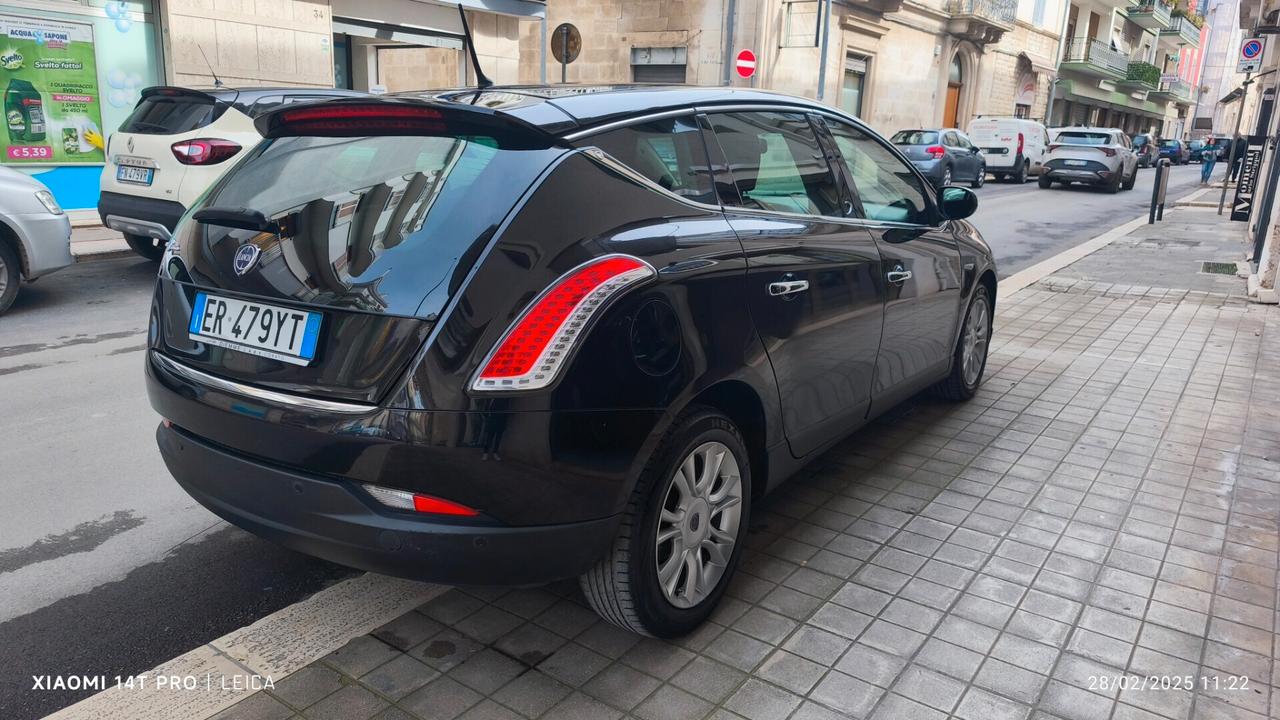 Lancia Delta 1.6 MJT DPF Gold 2013