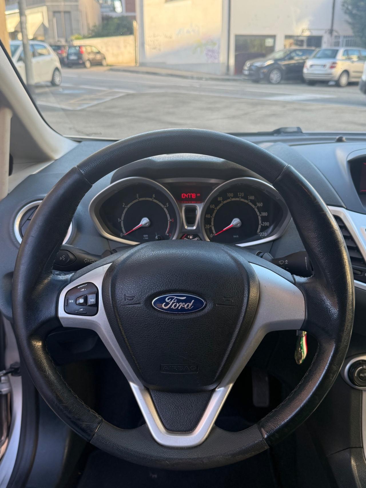 Ford Fiesta 1.4 5 porte Bz.- GPL Titanium