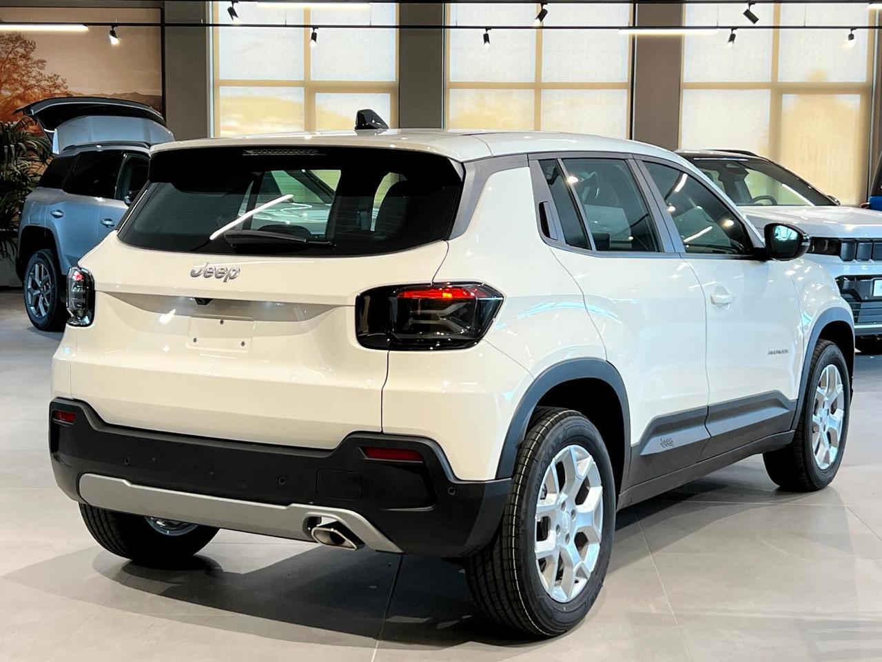 Jeep Avenger 1.2 Turbo 100 CV MHEV Tech & Sky