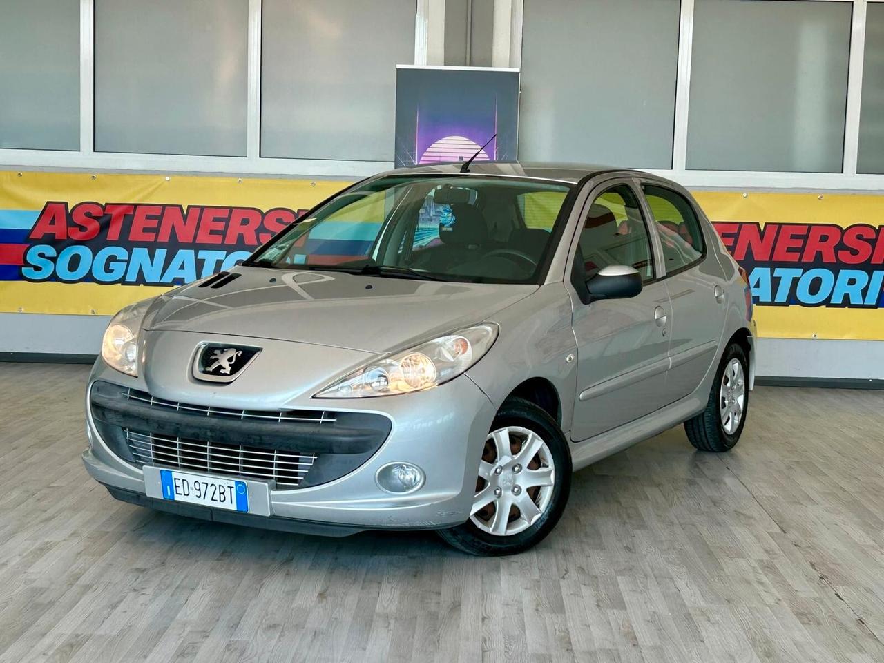 Peugeot 206 *206 PLUS 2010* 90.000KM*DISTRIBUZIONE FATTA* NEOPATENTATI* TAGLIANDO* ONESTA*
