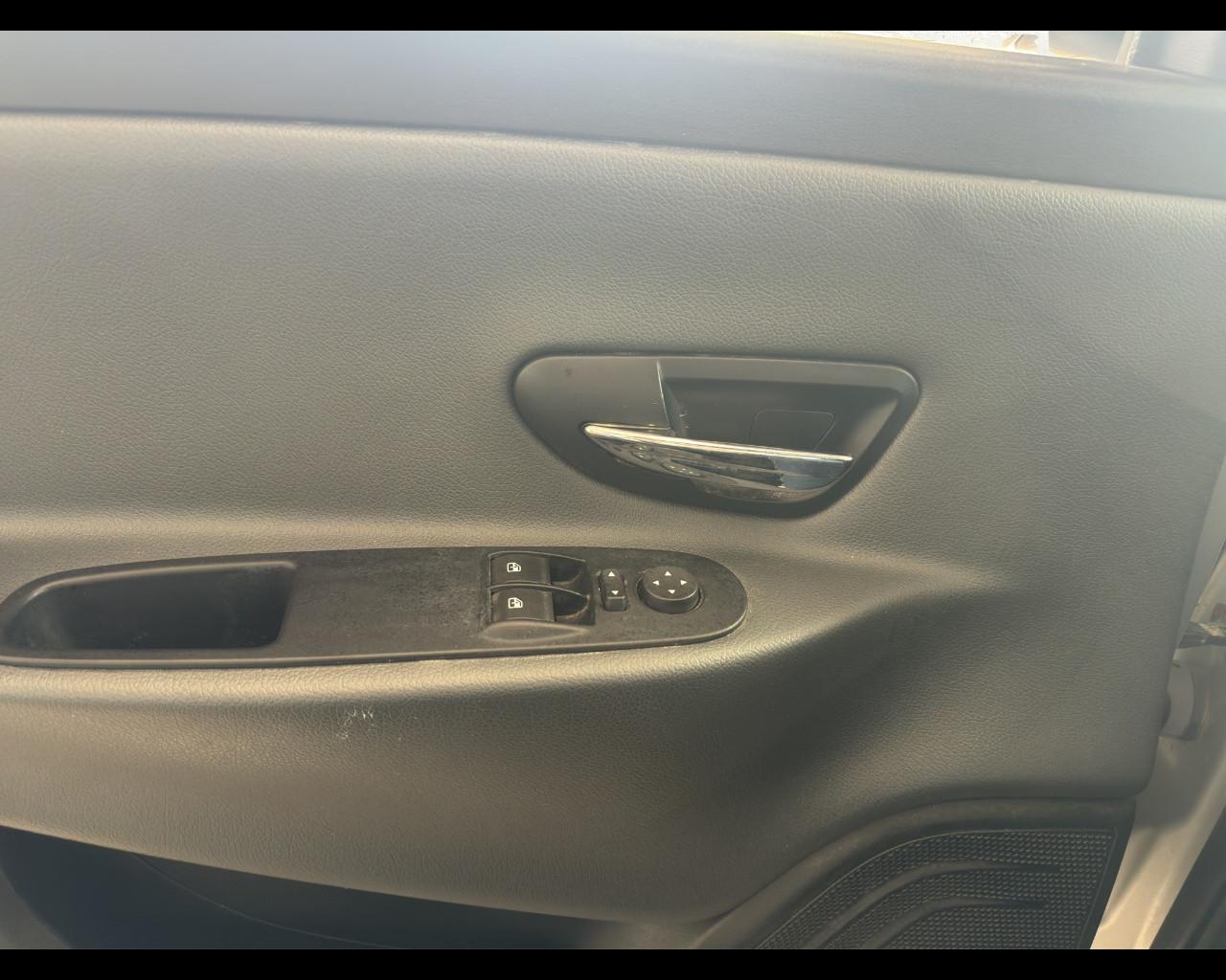 LANCIA Ypsilon 3ª serie - Ypsilon 1.2 69 CV 5 porte S&S Silver