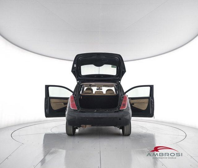 LANCIA Ypsilon 1.2 - PER OPERATORI DEL SETTORE