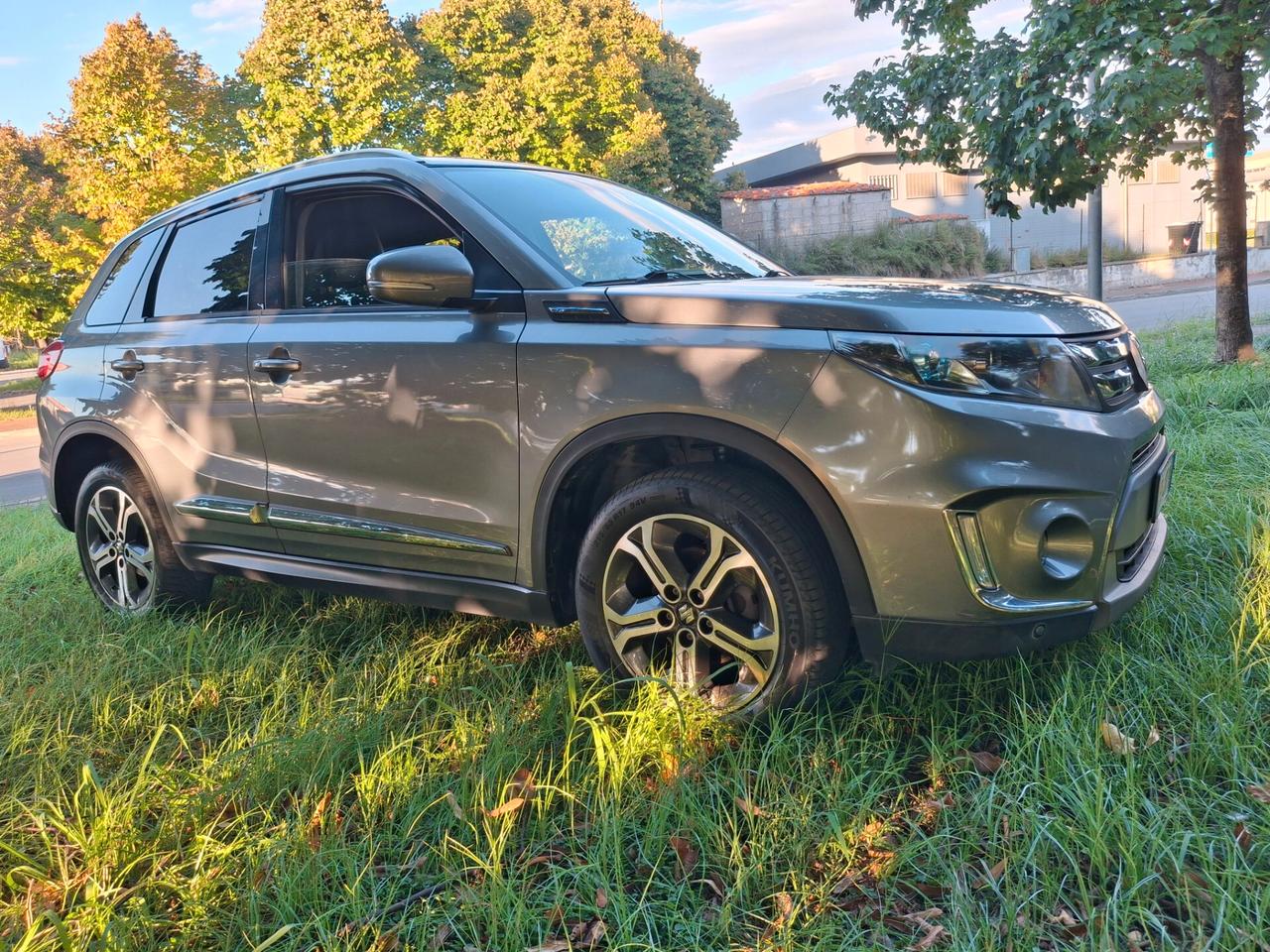 Suzuki Vitara 1.6 DDiS V-Cool-INTERNI IN PELLE-NAVI-